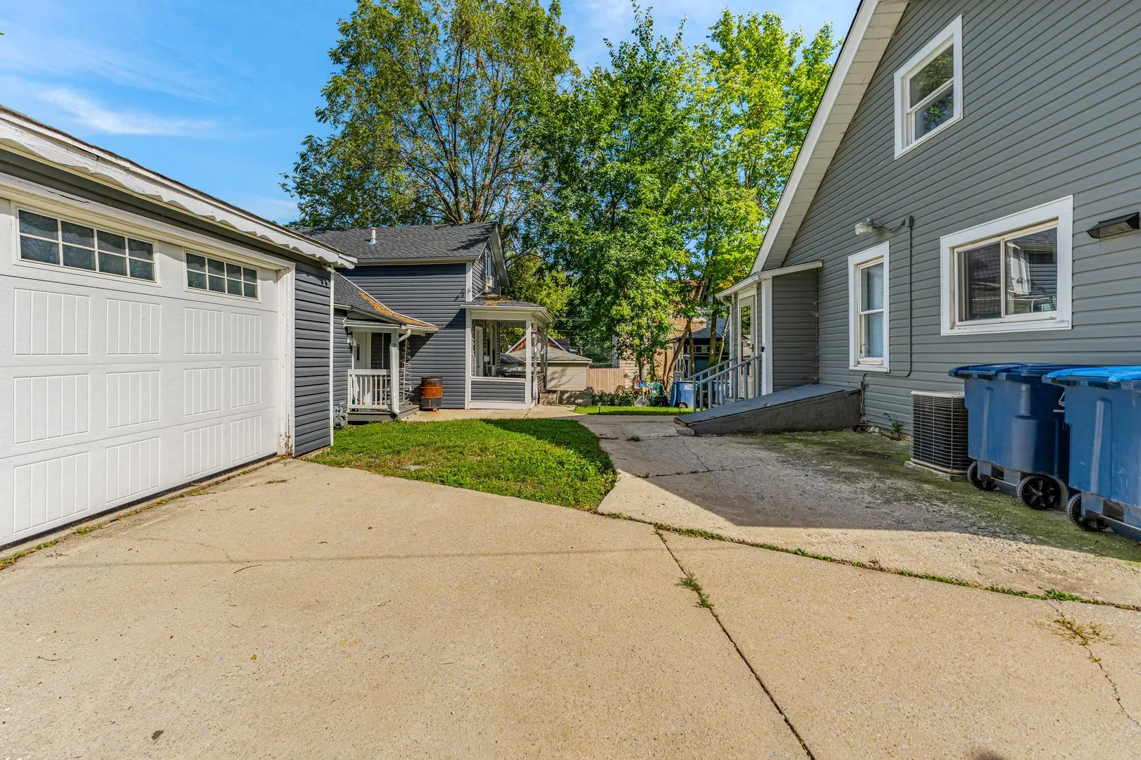 2520 Walnut Street IL