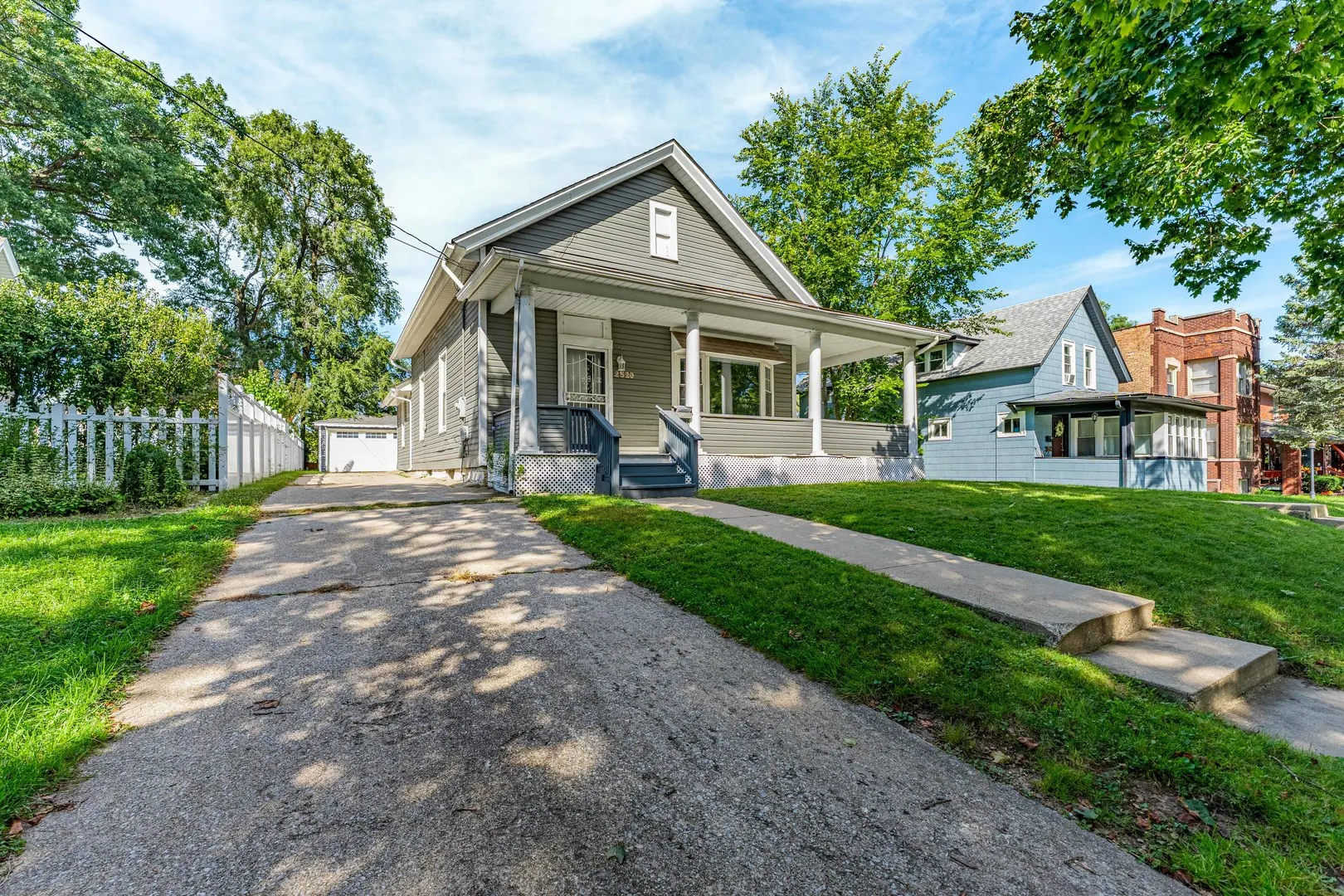 2520 Walnut Street IL