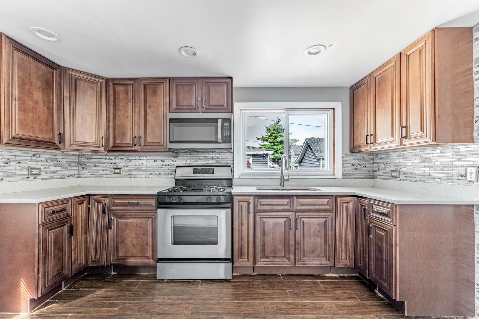 2520 Walnut Street IL