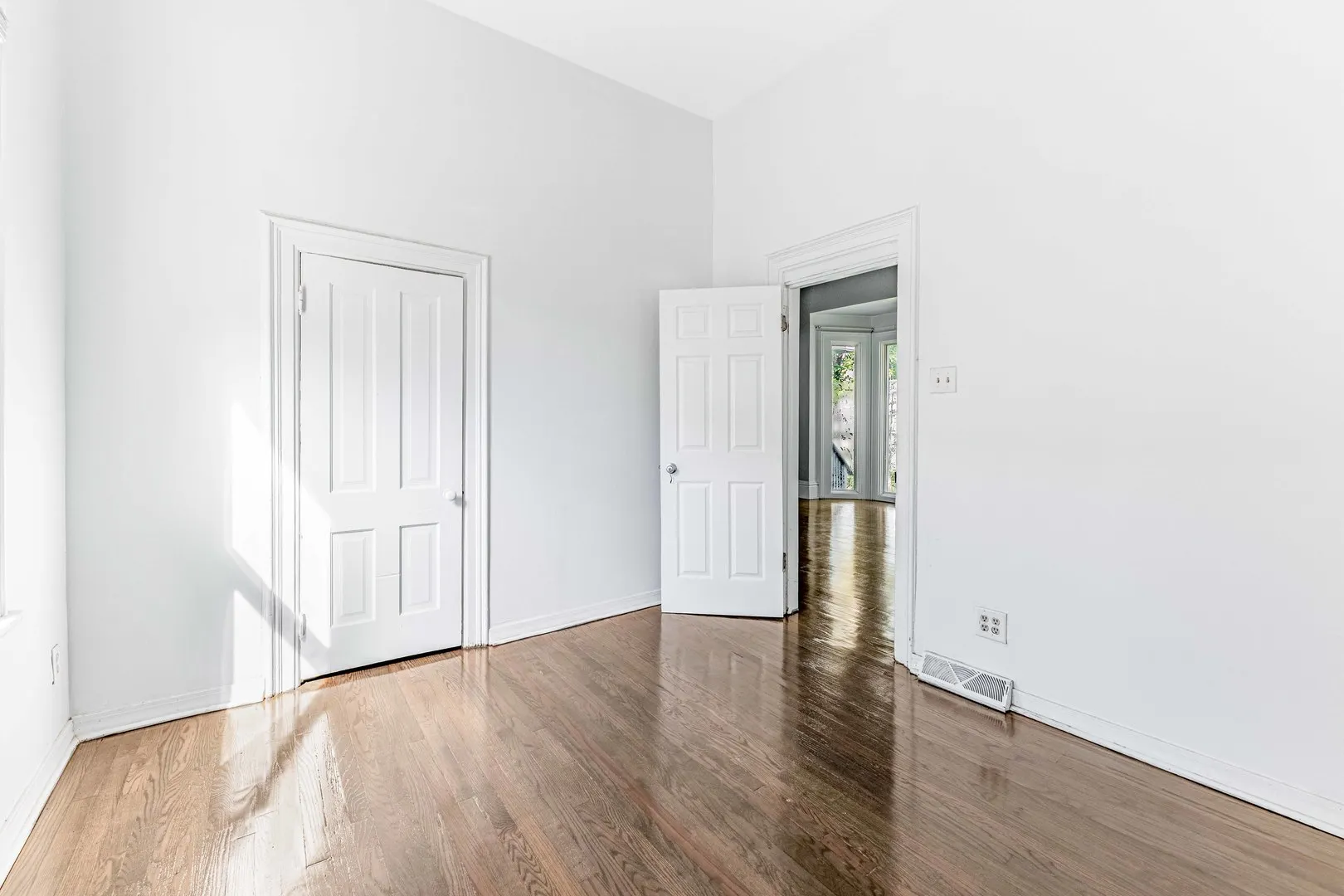 2520 Walnut Street IL