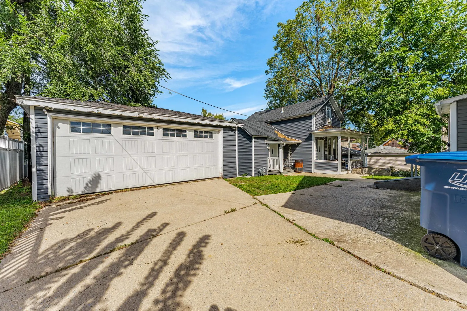 2520 Walnut Street IL