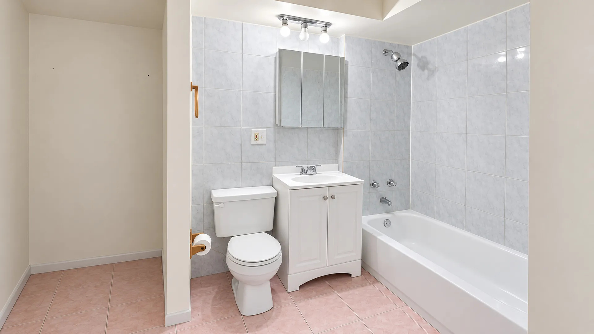 3135 W Augusta Boulevard IL #3W