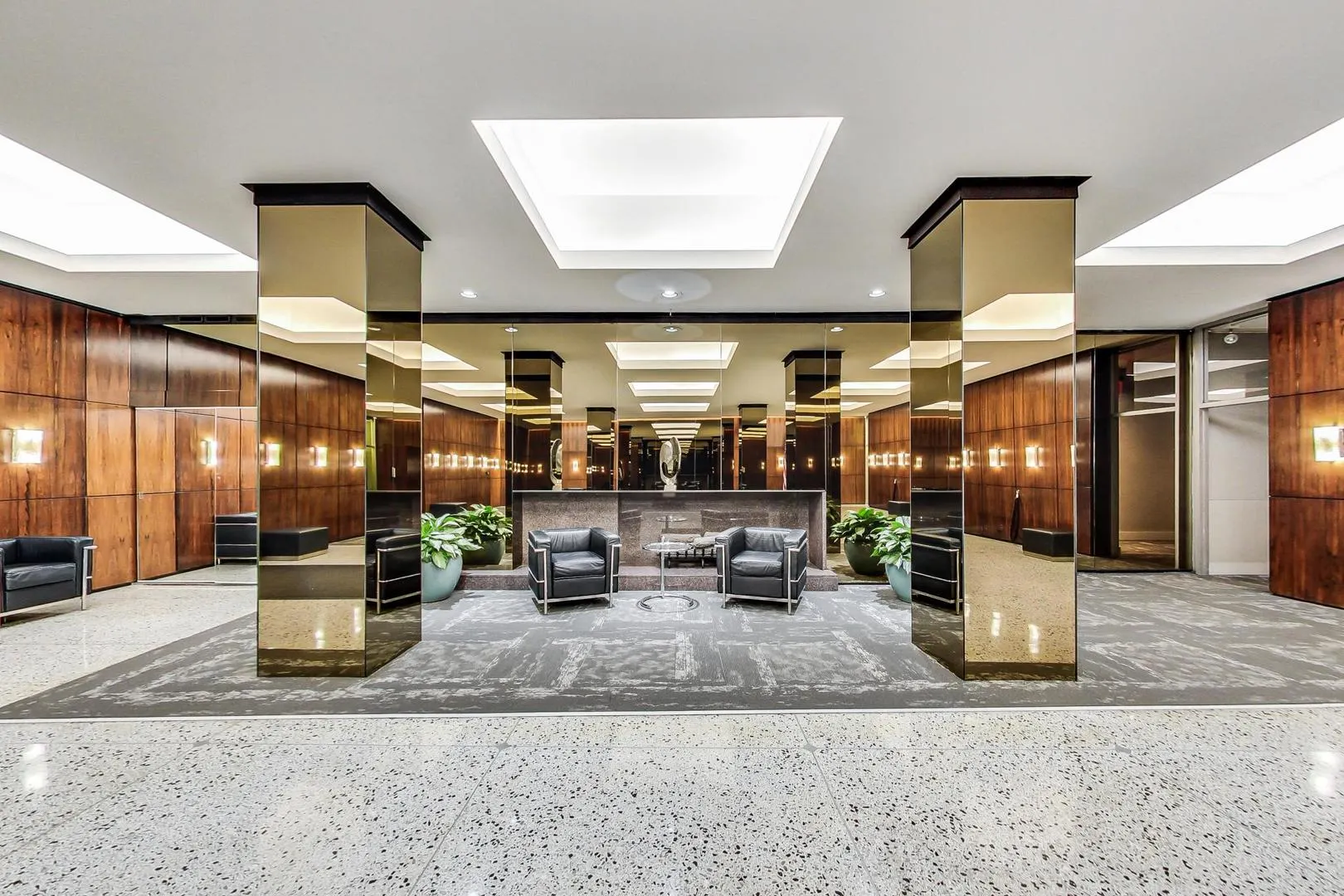 535 N Michigan Avenue IL #2206