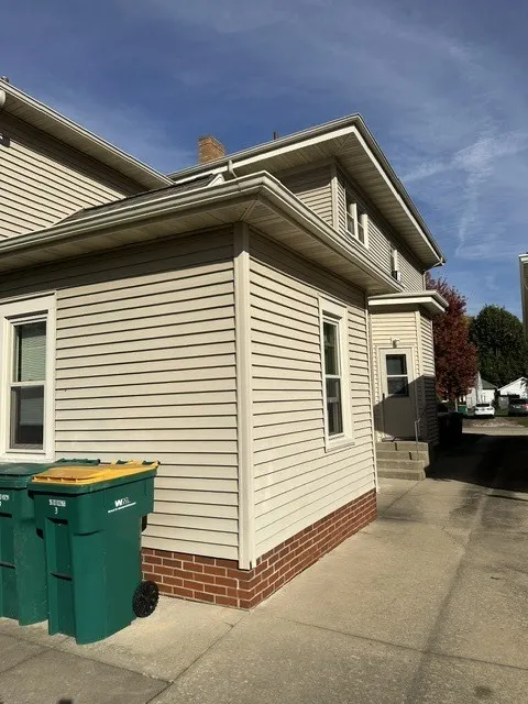 302 S Vermillion Street IL #1A