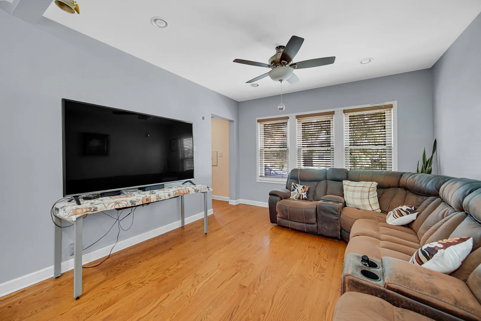 2106 N NARRAGANSETT Avenue IL