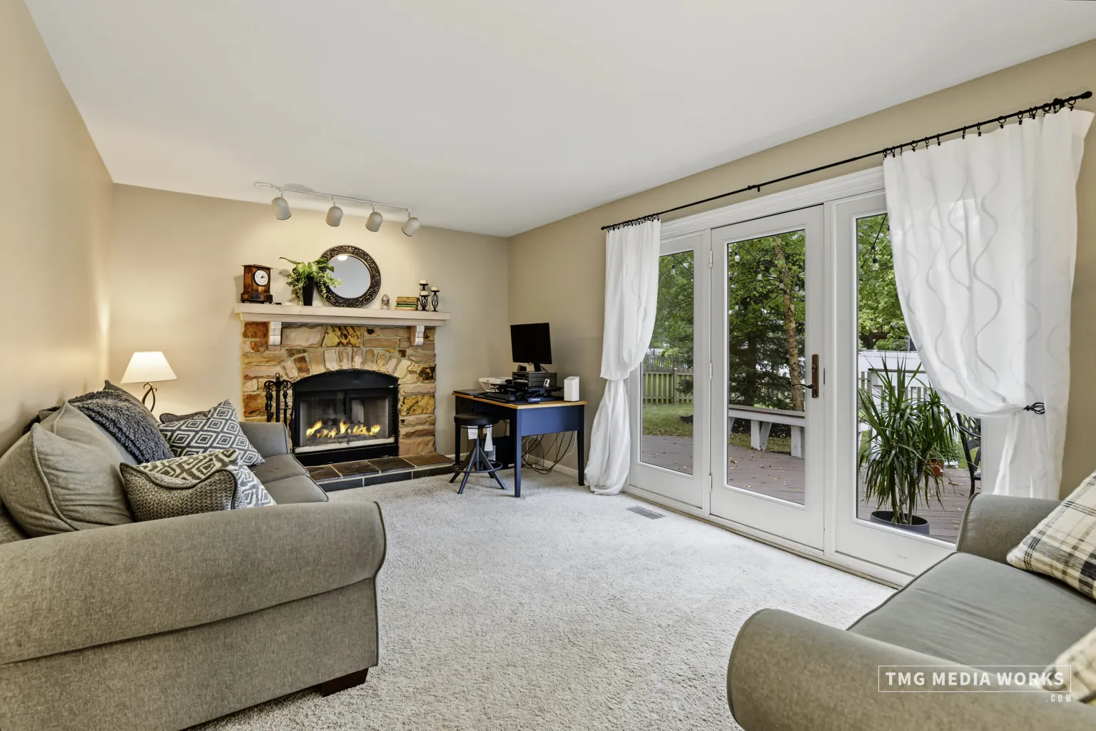 195 Meadow Lakes Boulevard IL