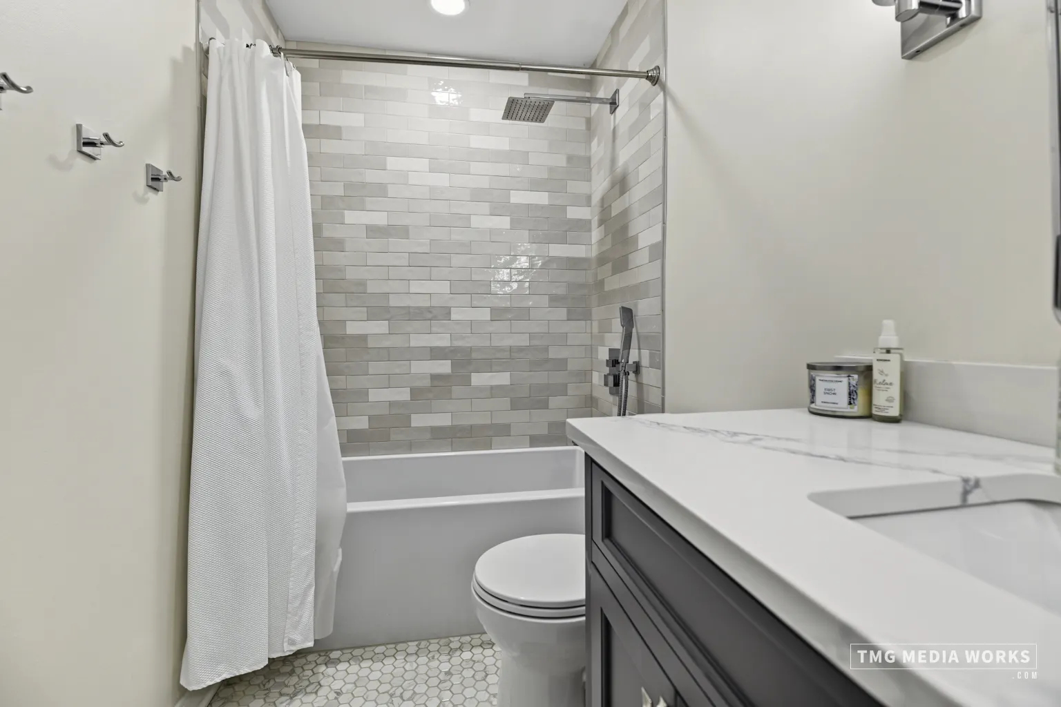 195 Meadow Lakes Boulevard IL