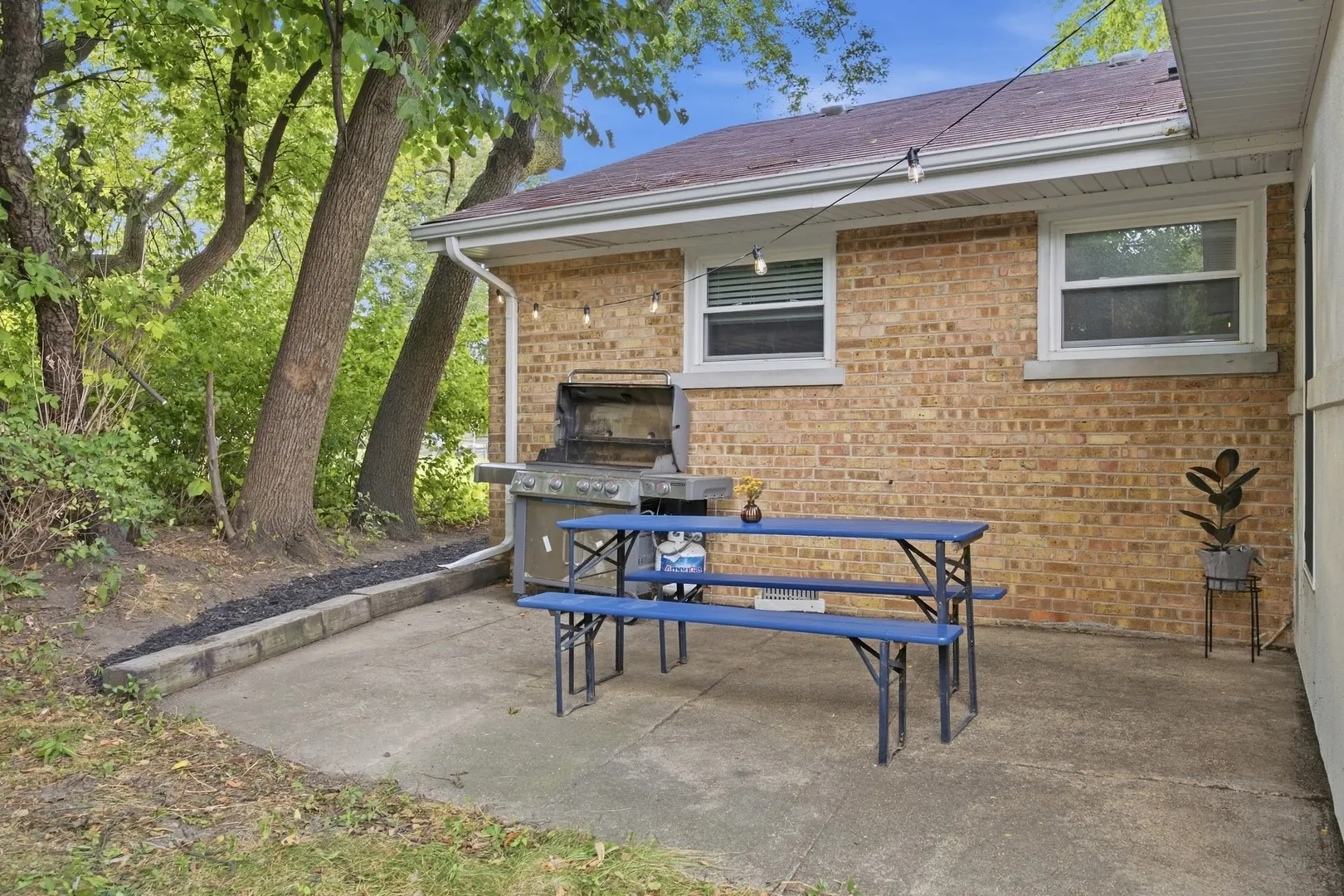 345 E Palatine Road IL