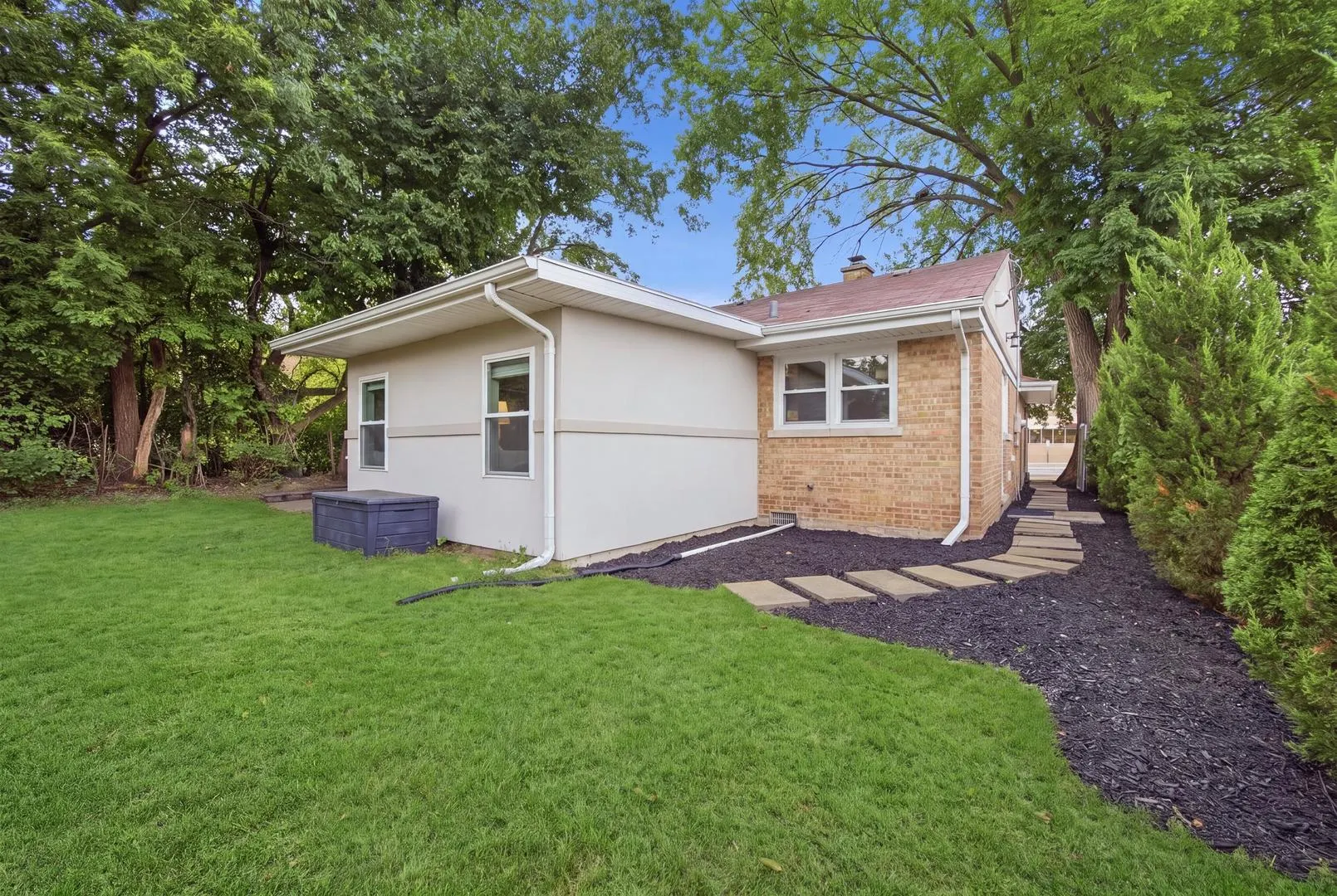 345 E Palatine Road IL