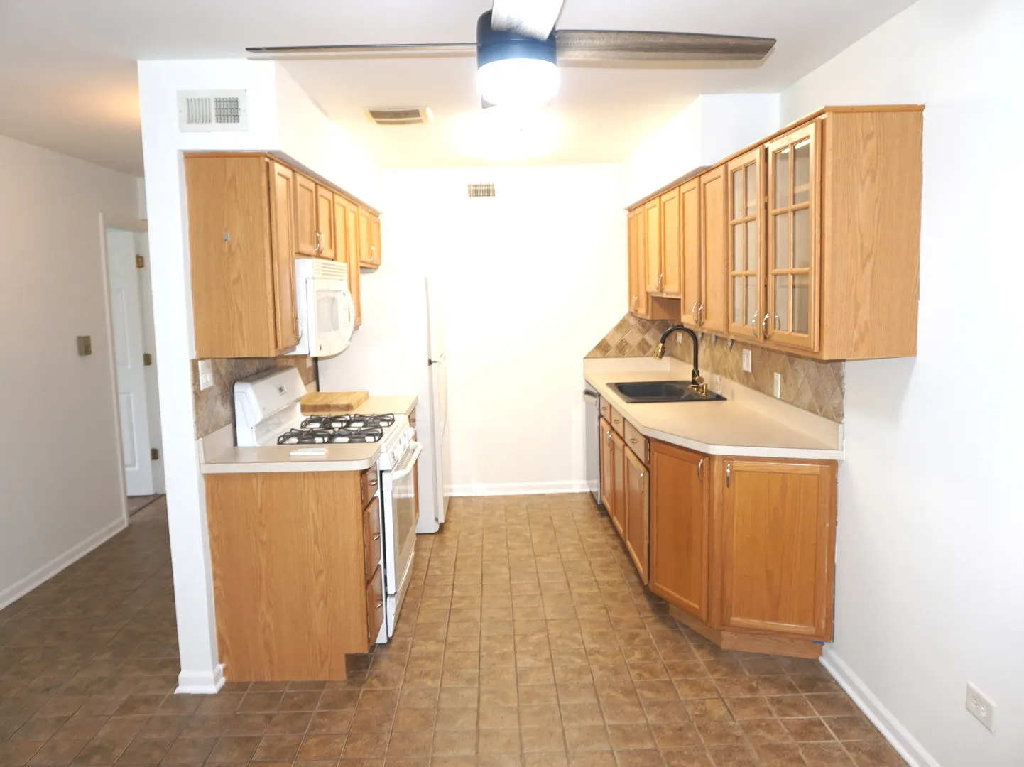 1503 N WINDSOR Drive IL #302