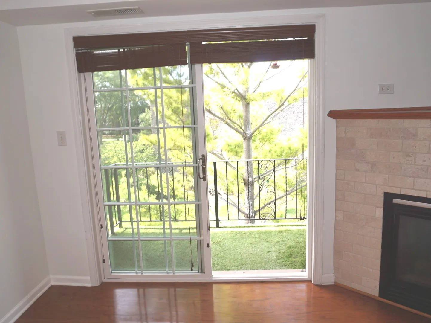 1503 N WINDSOR Drive IL #302