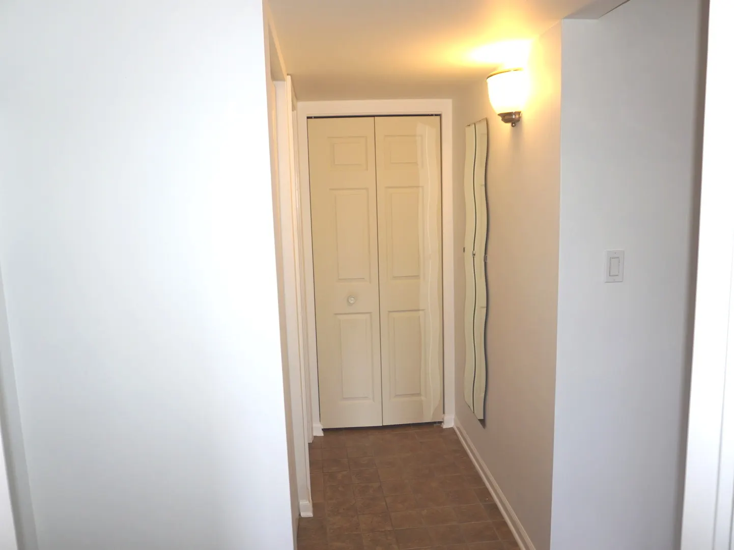 1503 N WINDSOR Drive IL #302