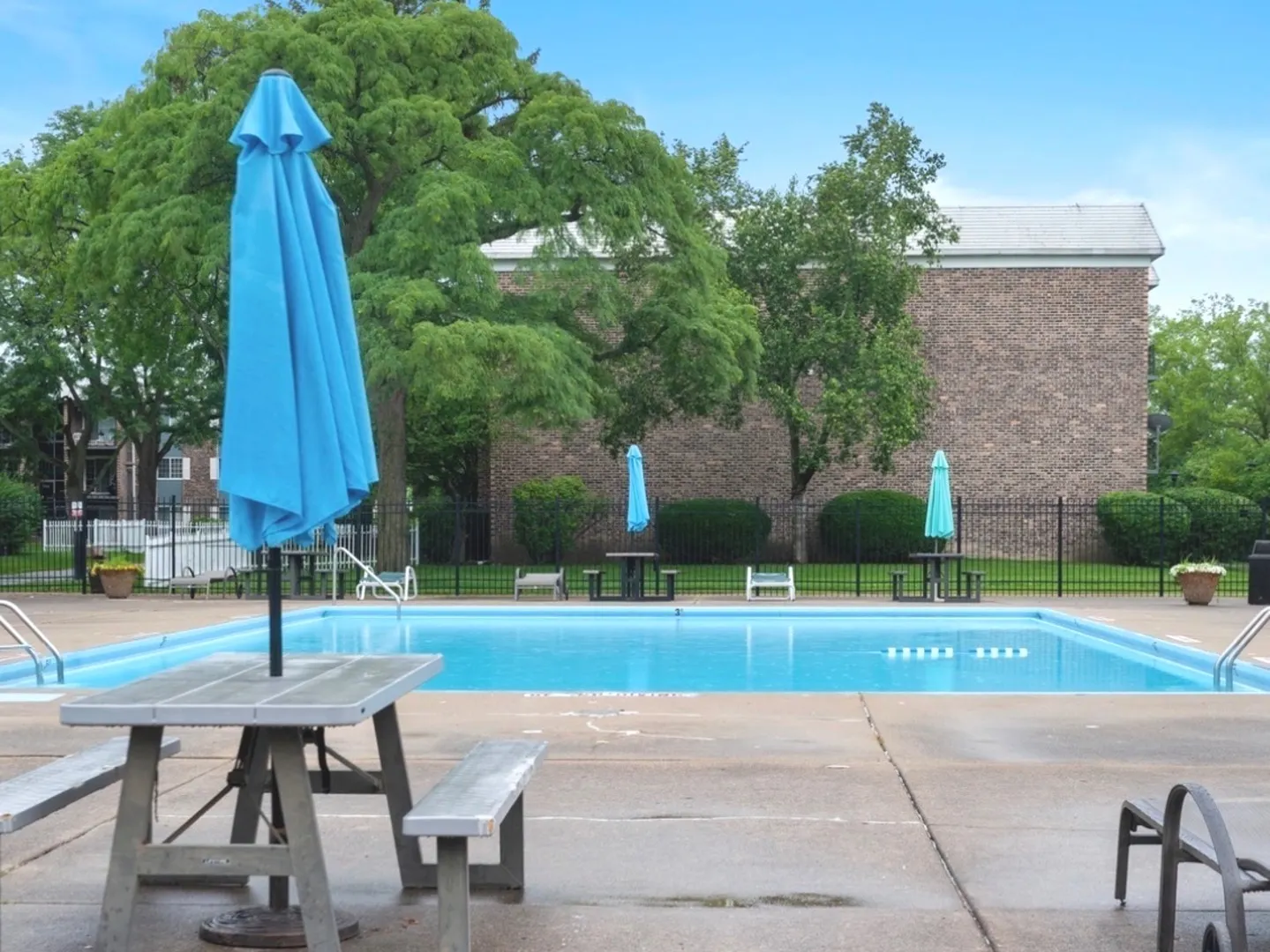 1503 N WINDSOR Drive IL #302