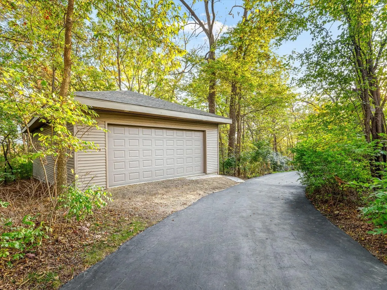 6611 Halverson Drive IL