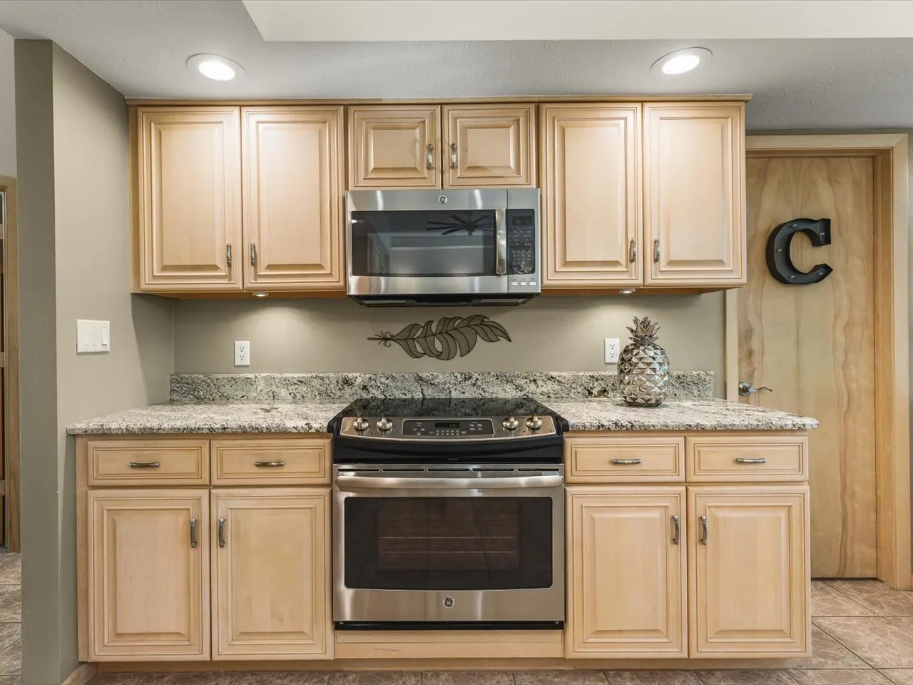 6611 Halverson Drive IL