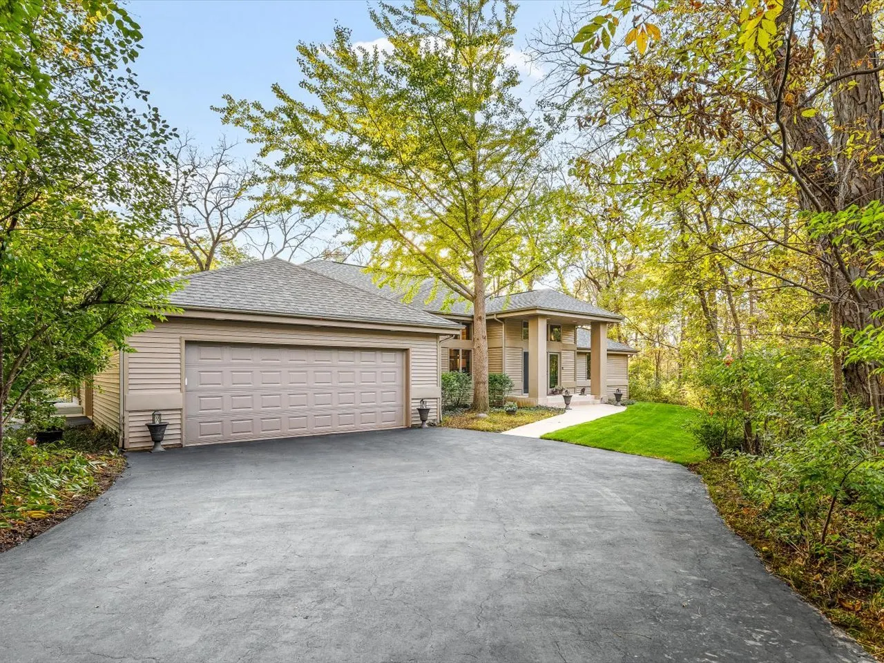 6611 Halverson Drive IL