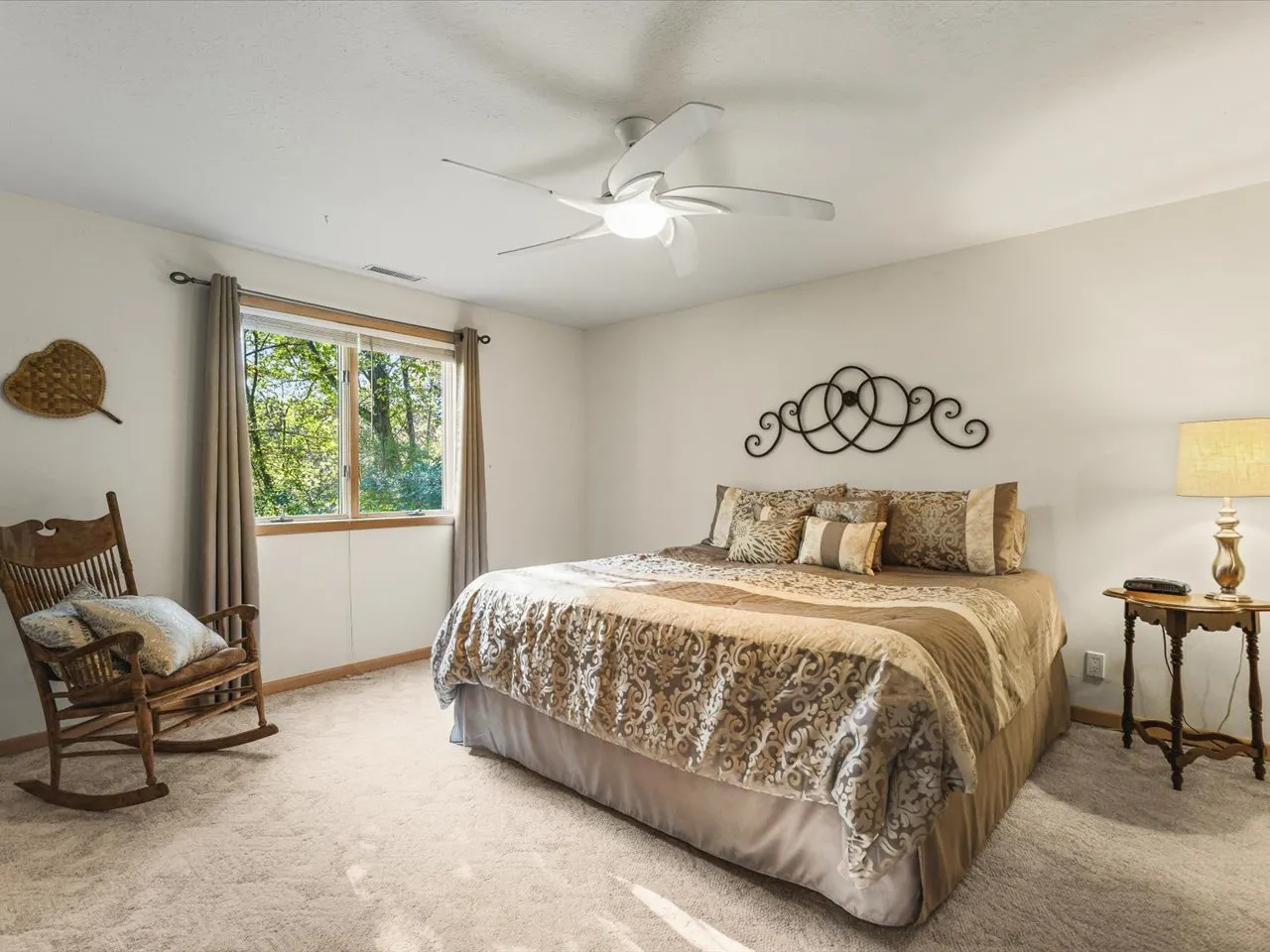 6611 Halverson Drive IL