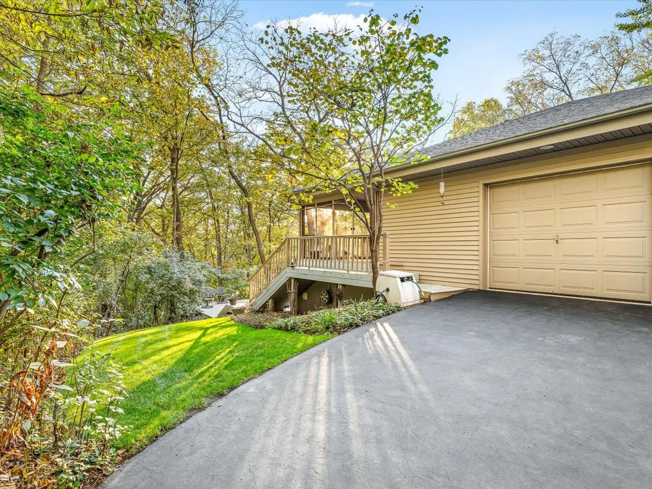 6611 Halverson Drive IL