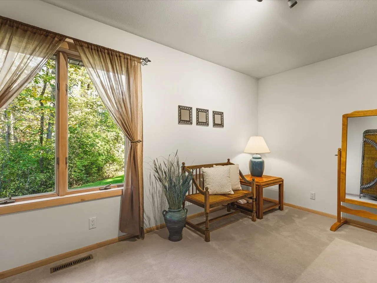6611 Halverson Drive IL