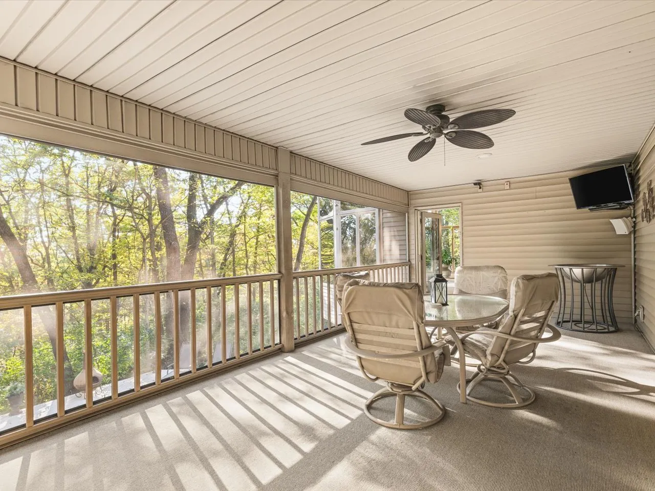 6611 Halverson Drive IL
