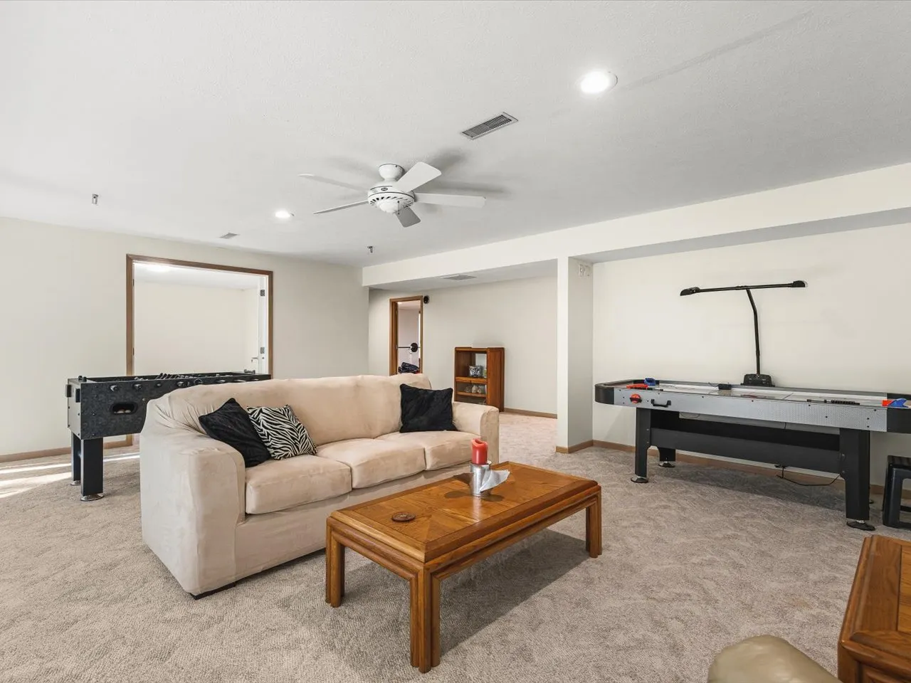 6611 Halverson Drive IL