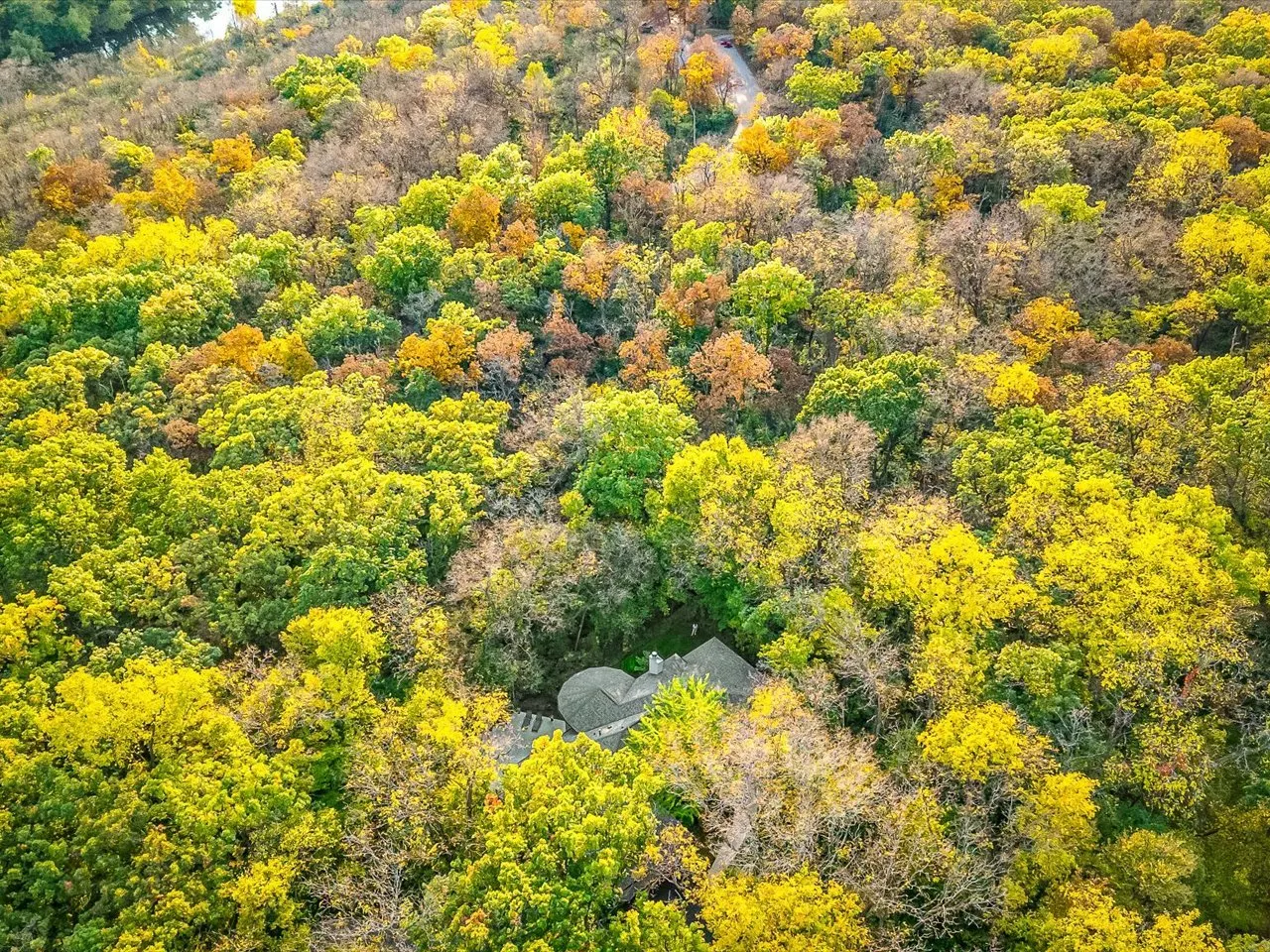 6611 Halverson Drive IL