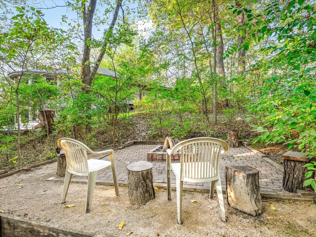 6611 Halverson Drive IL
