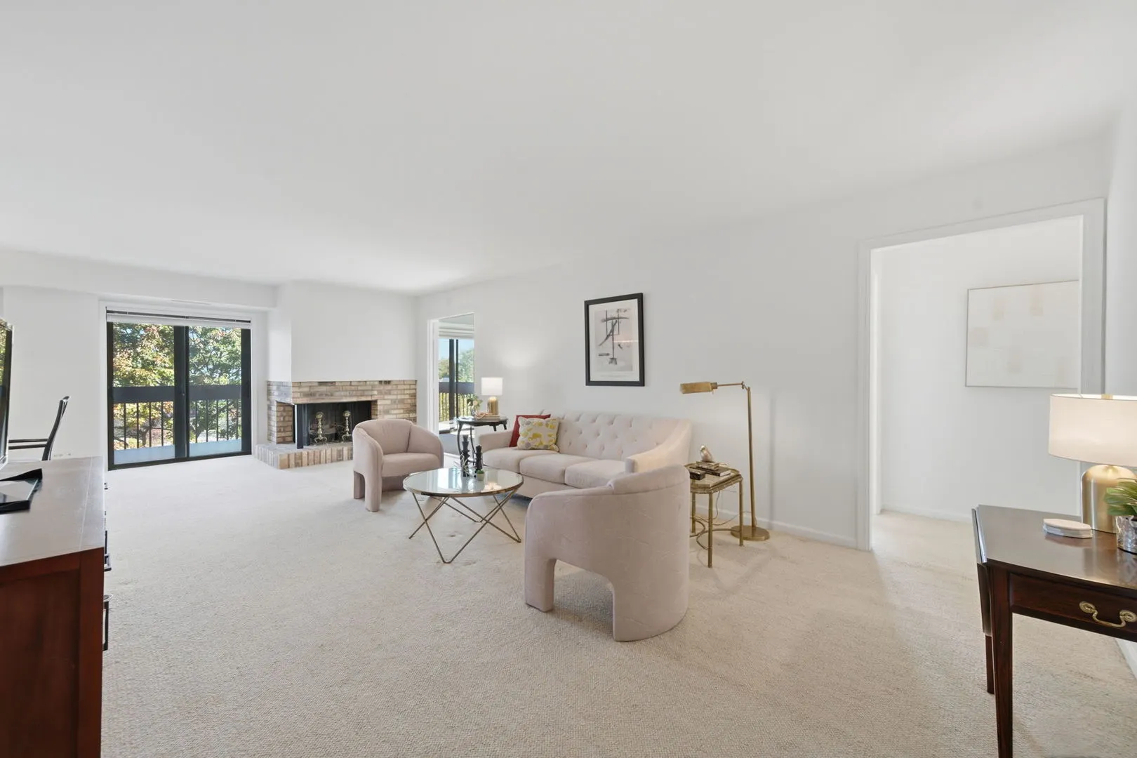 1671 Mission Hills Road IL #310