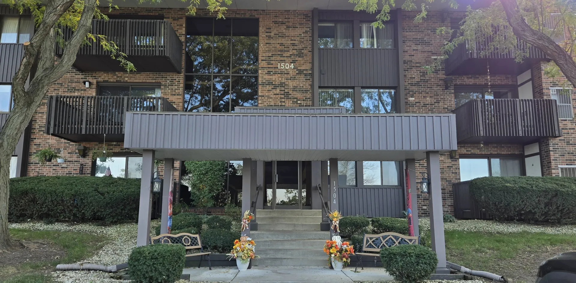 1504 Woodbridge Road IL #2B