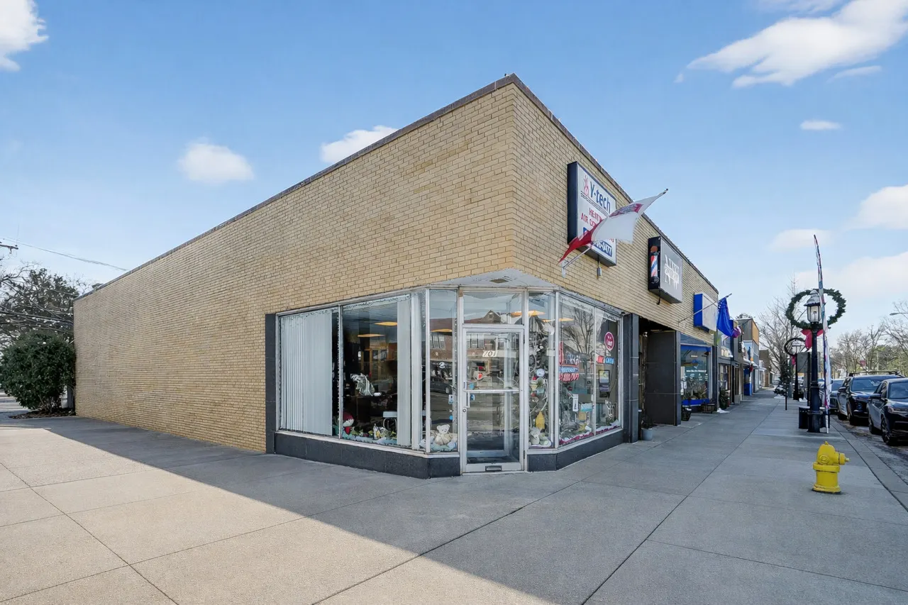 701 Devon Avenue IL