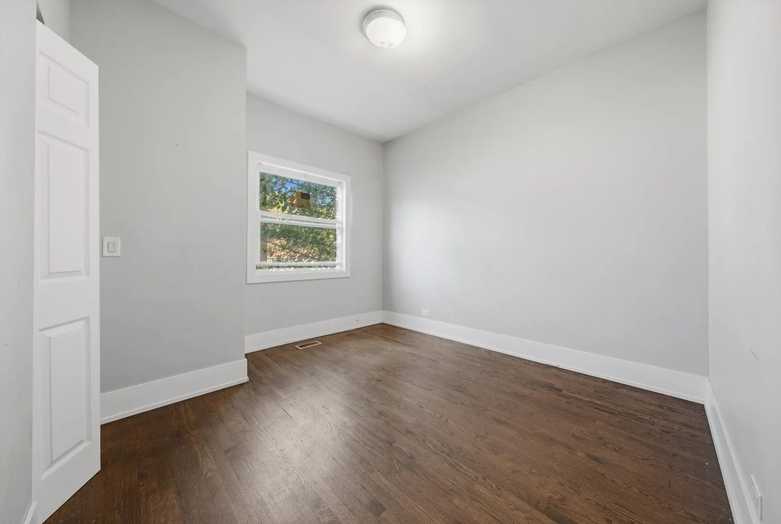 7721 S Emerald Avenue IL