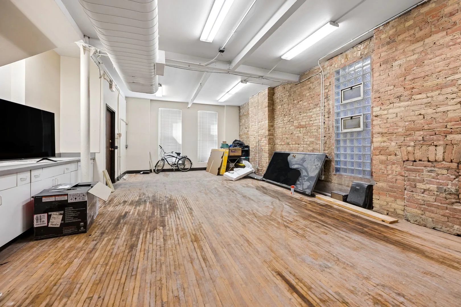 970 W Montana Street IL