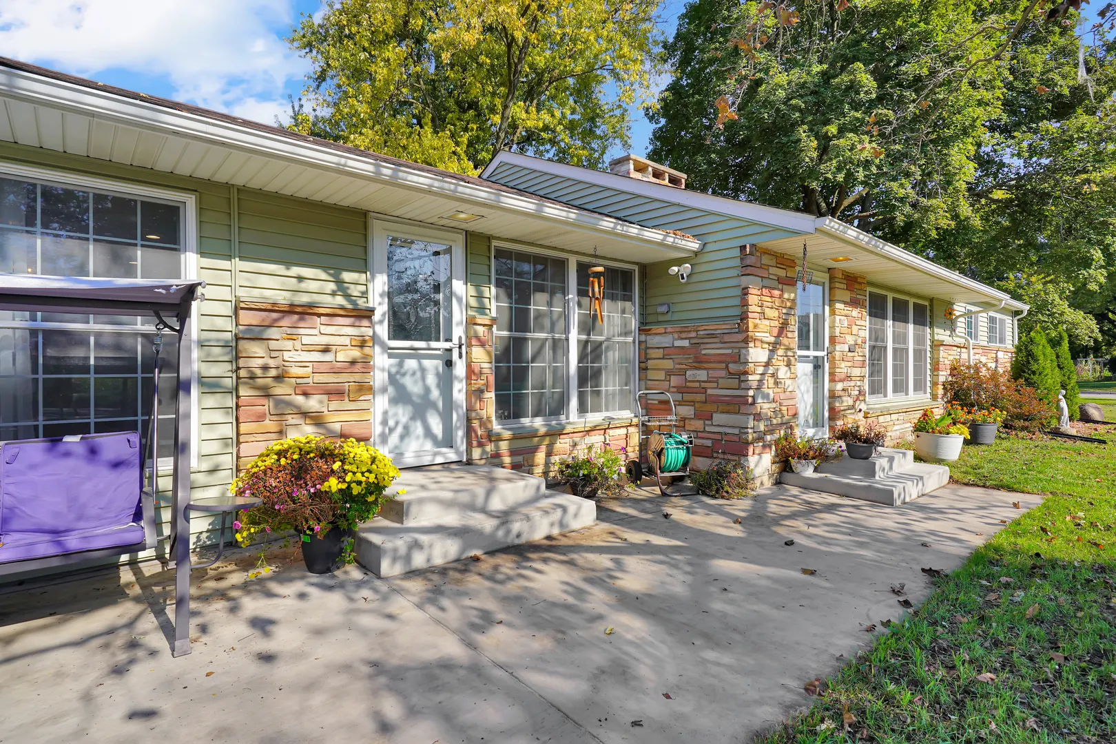 136 Laurel Street IL