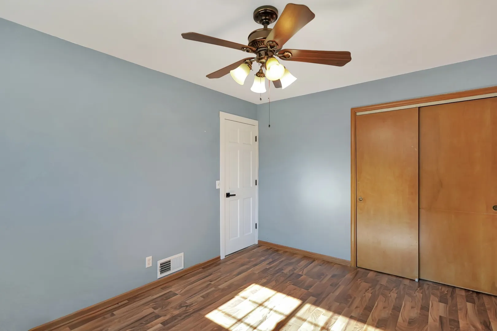 136 Laurel Street IL