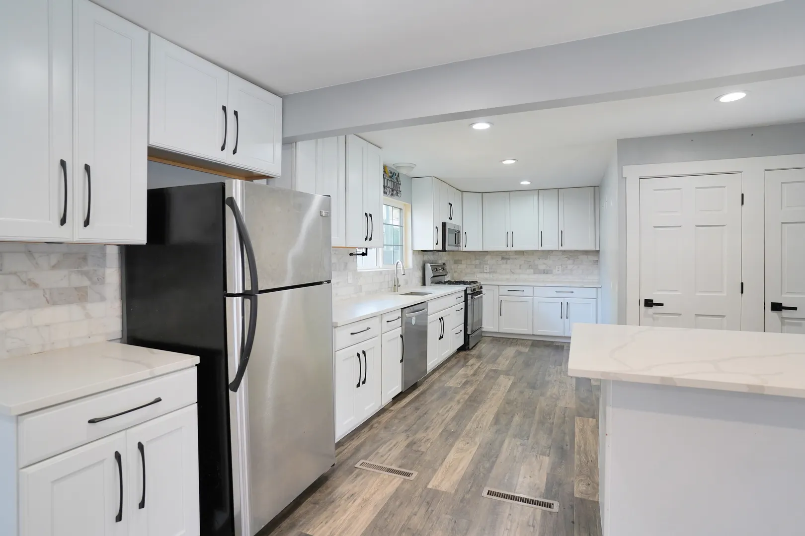 136 Laurel Street IL
