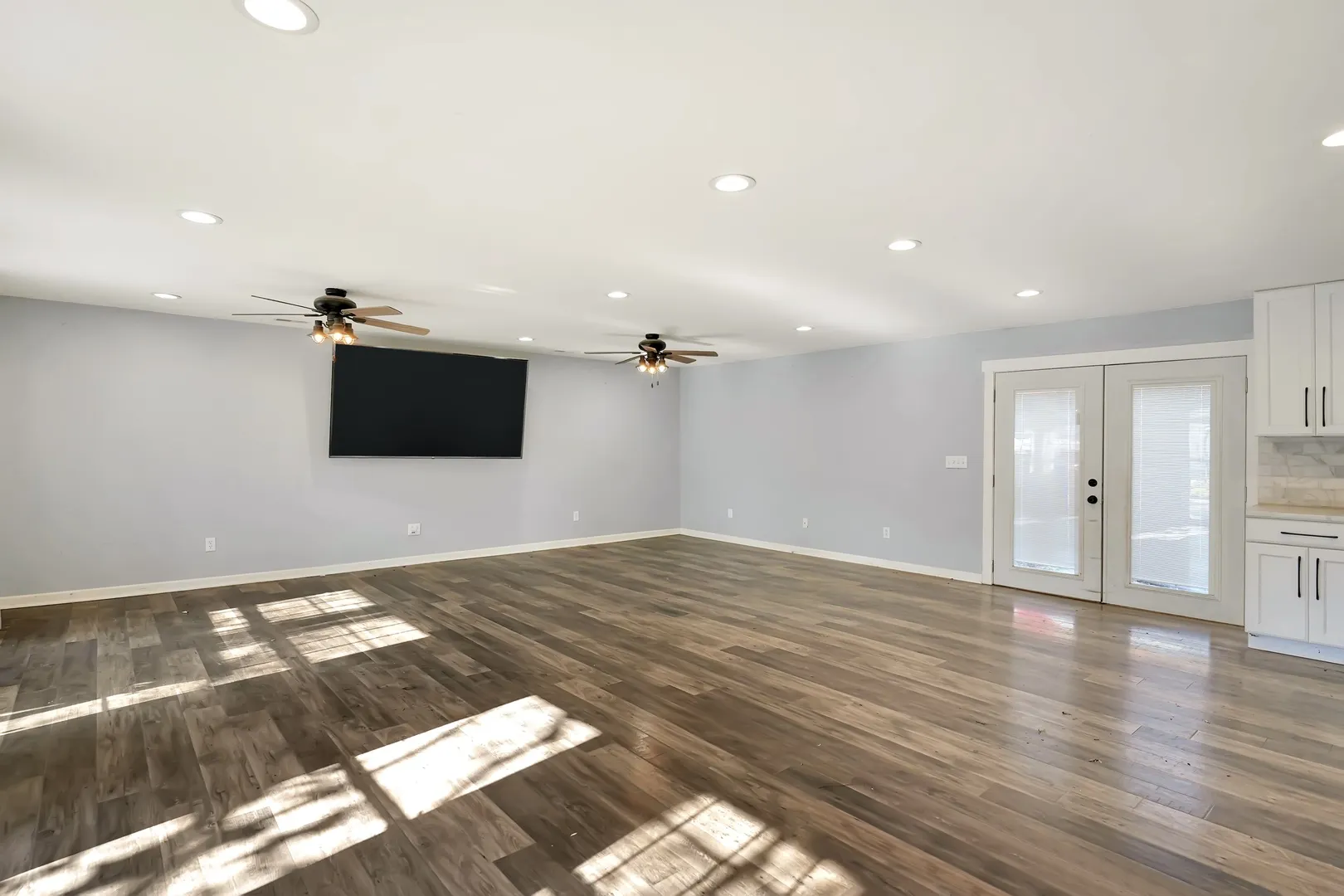 136 Laurel Street IL