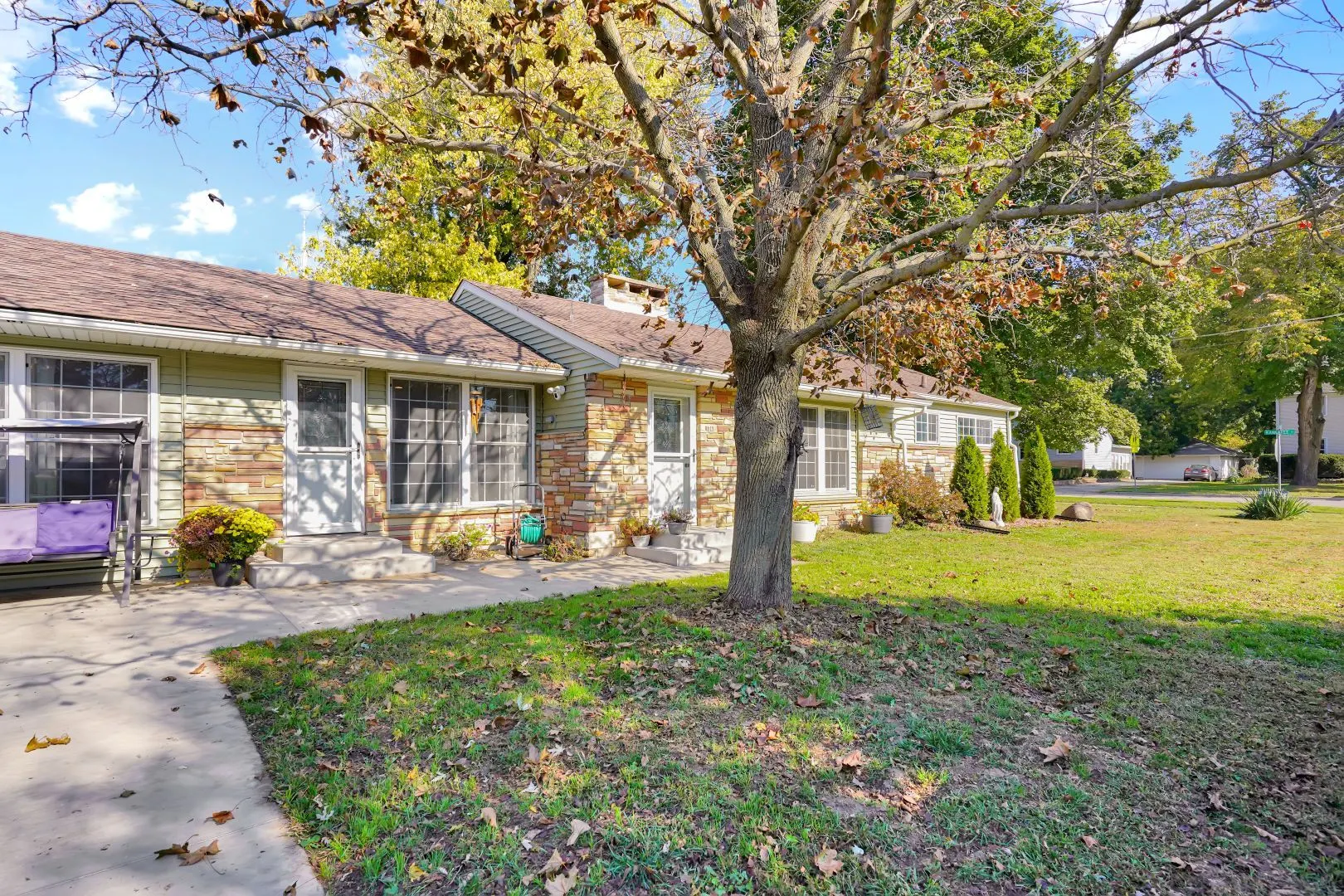 136 Laurel Street IL