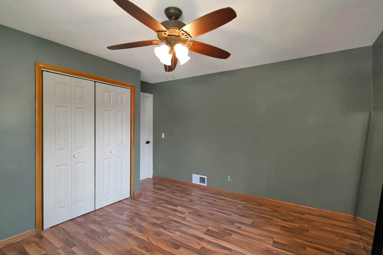 136 Laurel Street IL