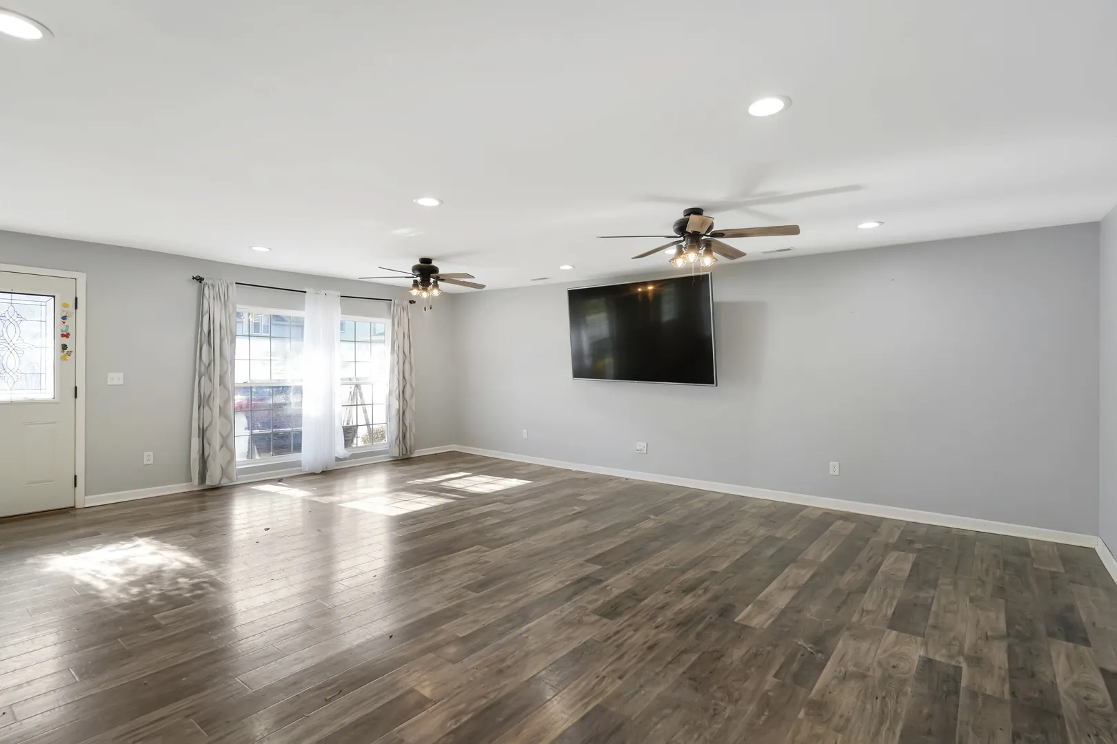 136 Laurel Street IL