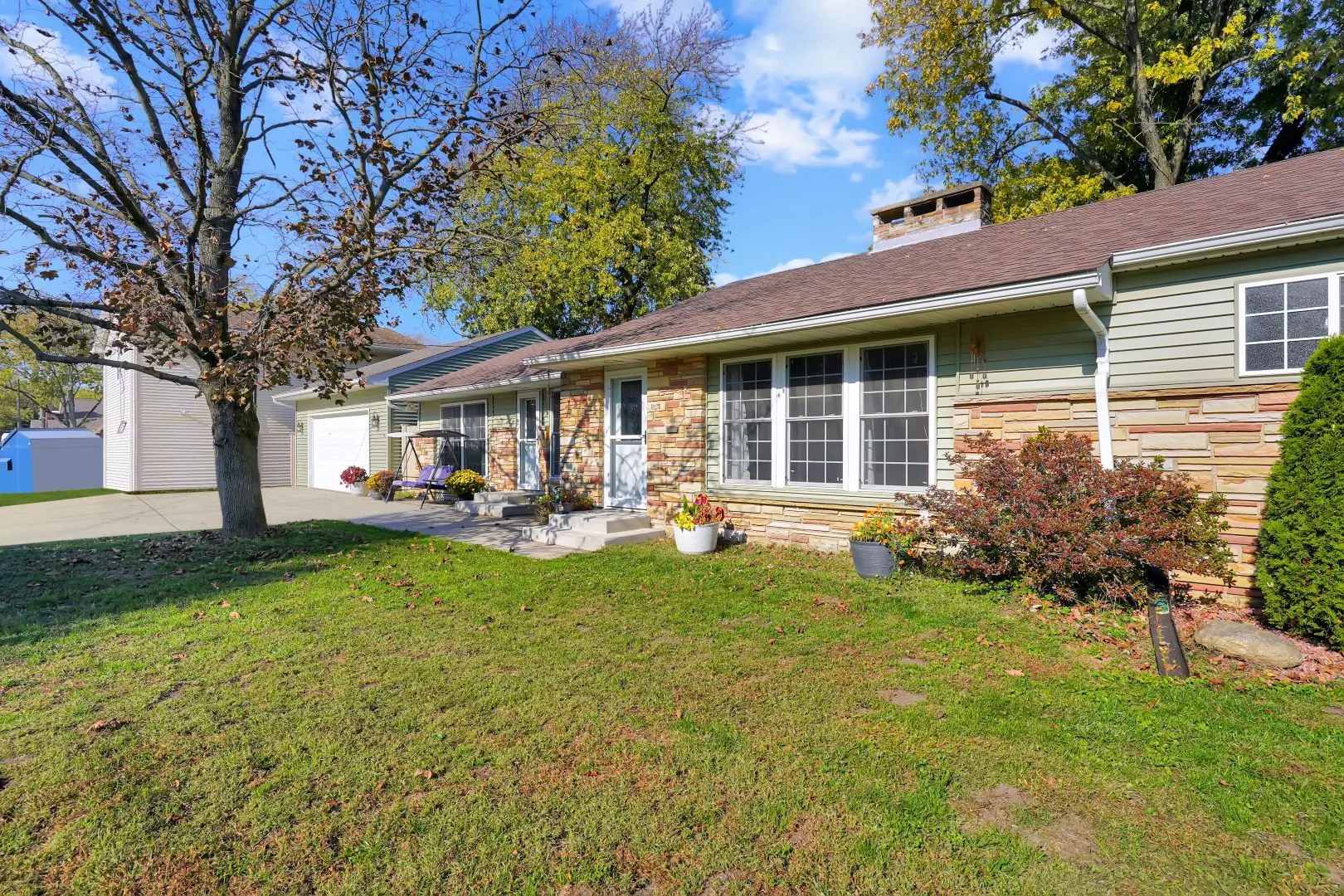 136 Laurel Street IL