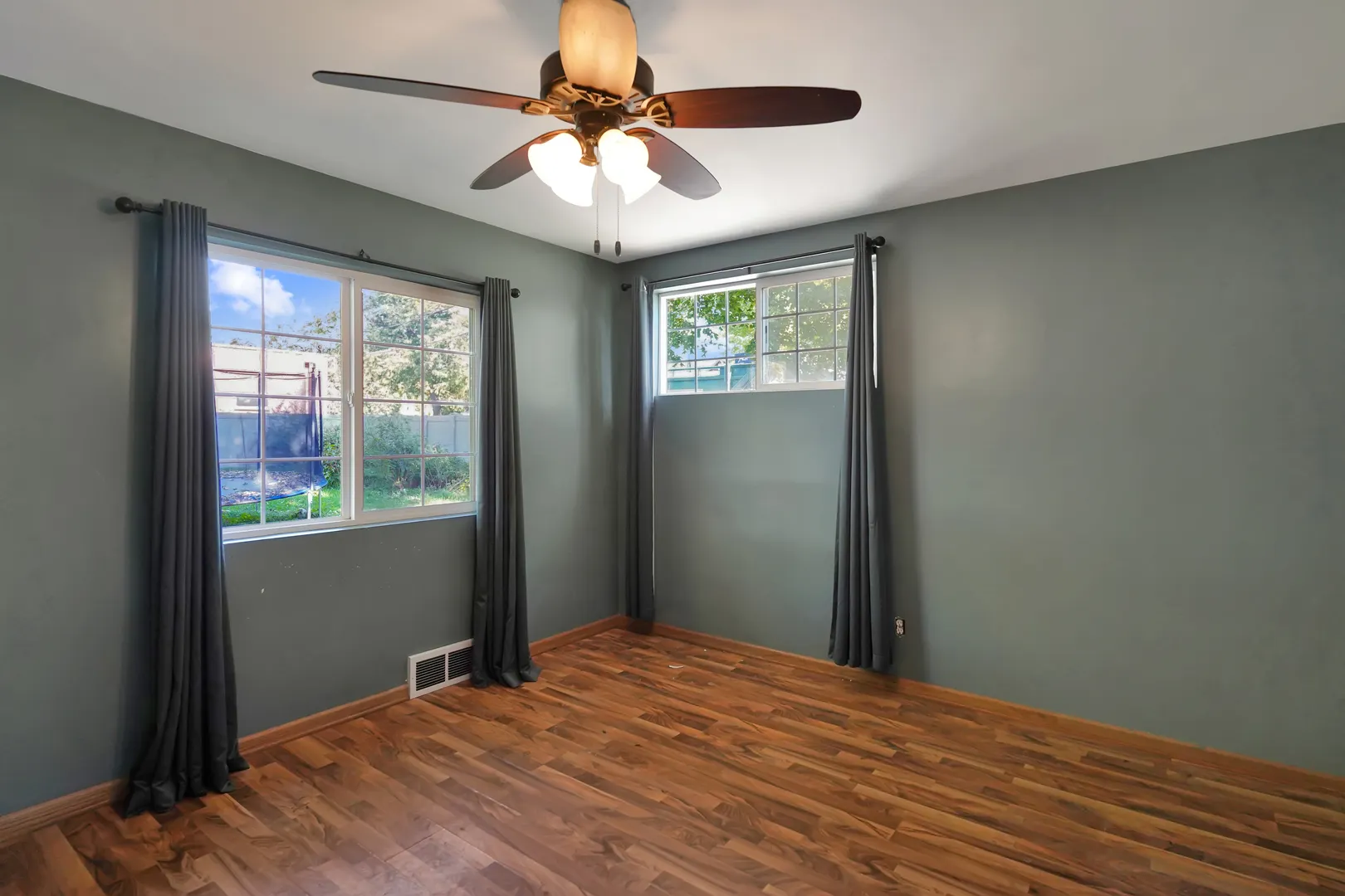 136 Laurel Street IL