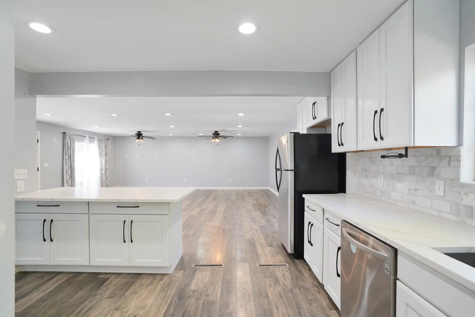 136 Laurel Street IL