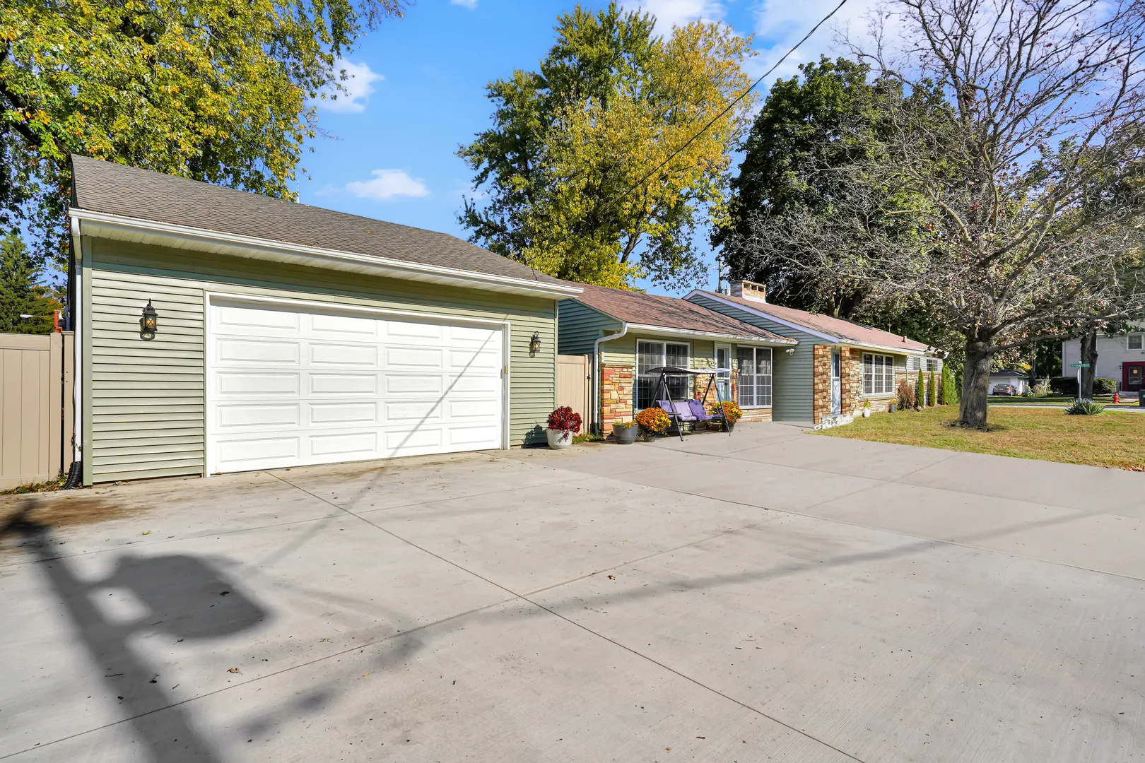 136 Laurel Street IL
