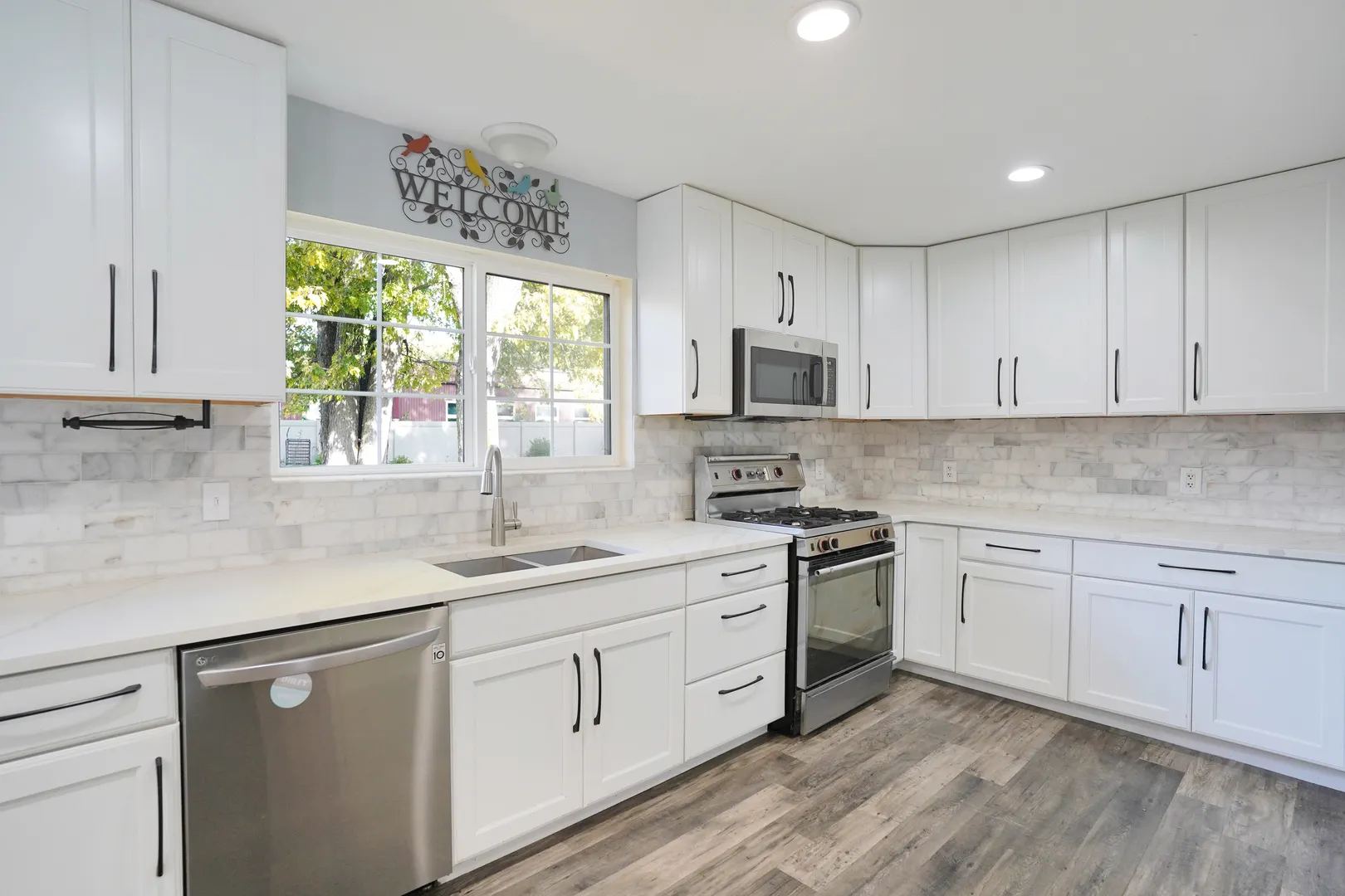 136 Laurel Street IL