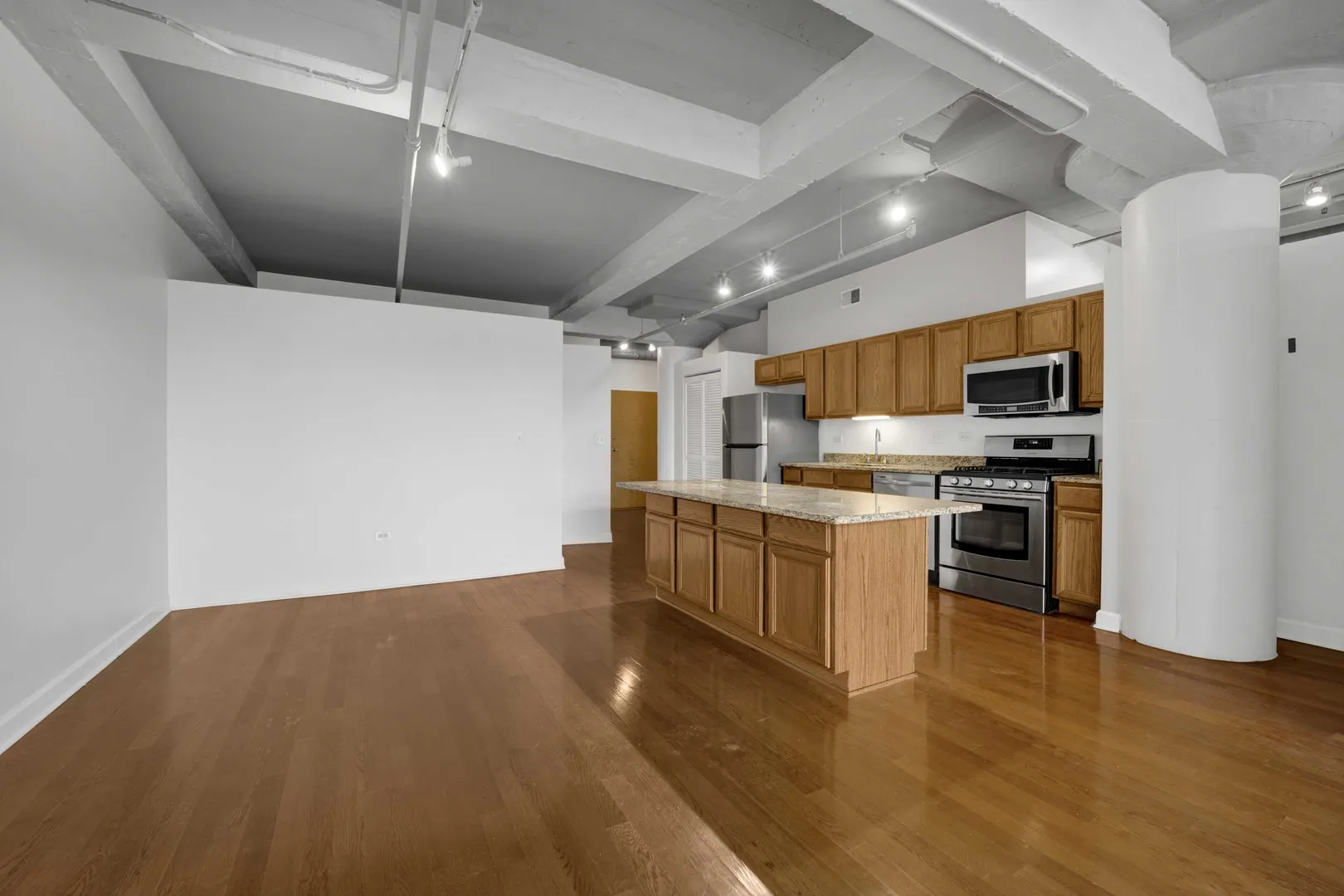 1525 S Sangamon Street IL #307