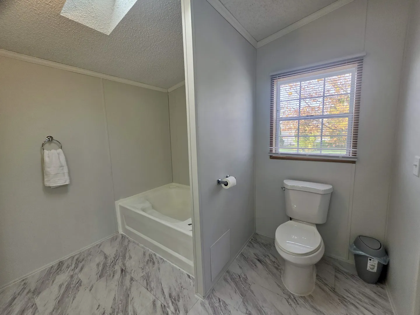 11 Blue Bird Lane IL