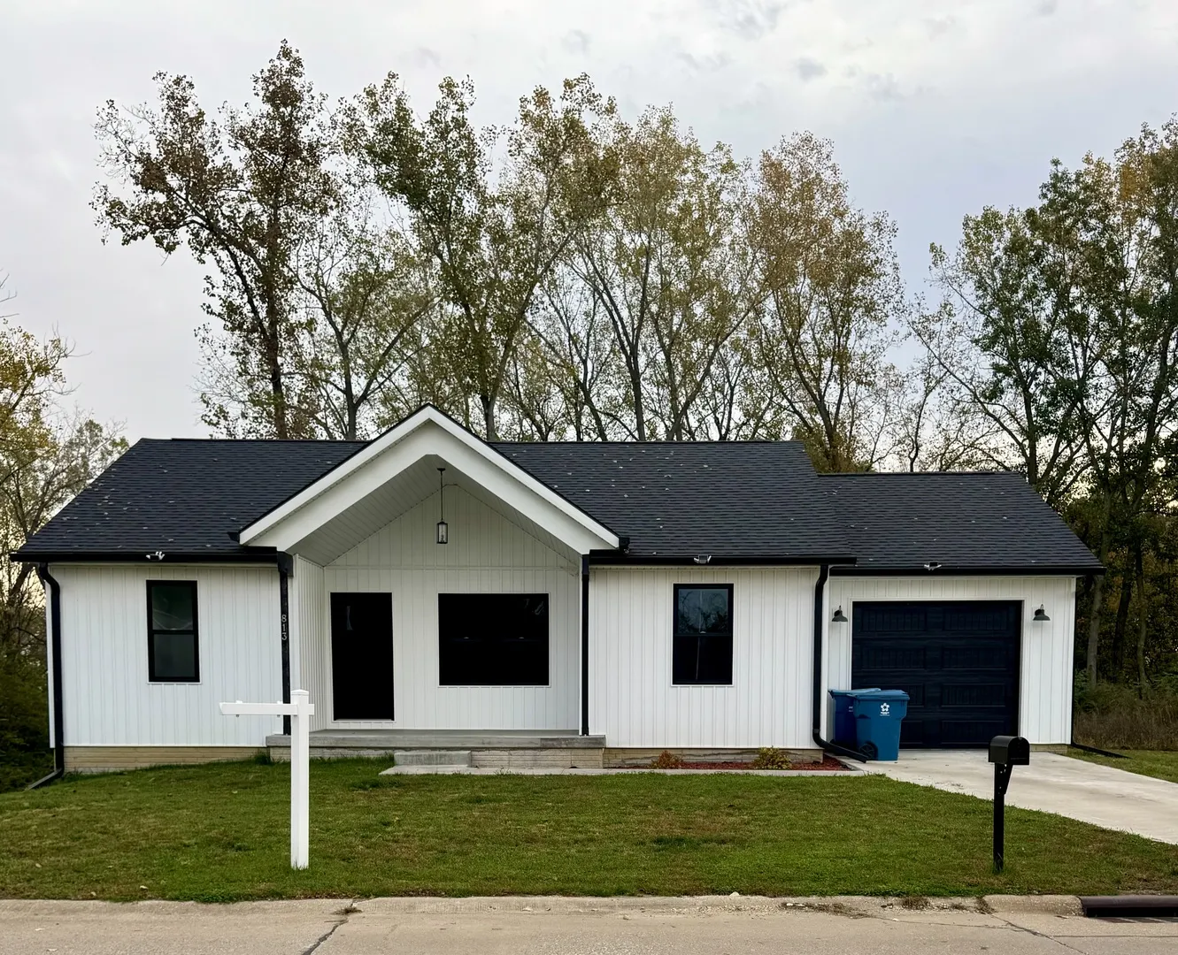 813 WILLIAMS Way IL