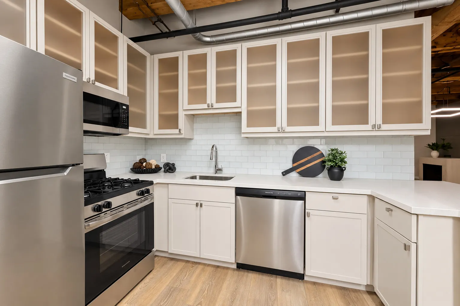 732 S Financial Place IL #407