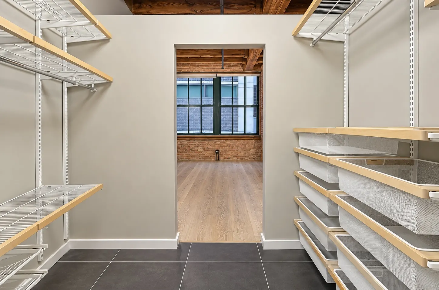 732 S Financial Place IL #407