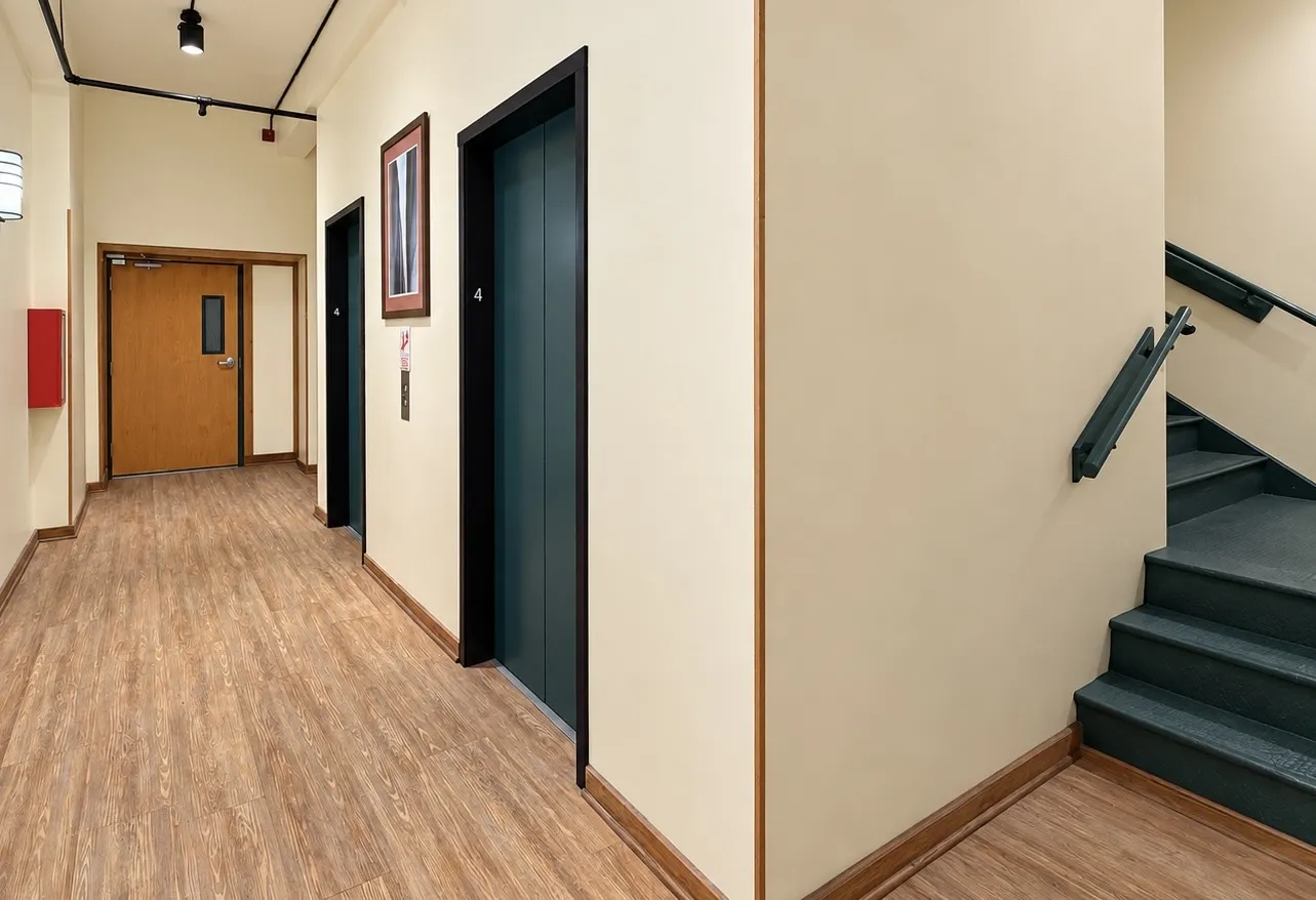732 S Financial Place IL #407